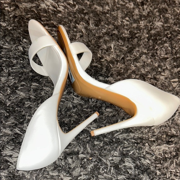 NWT-Calvin Klein Women's Cream Heels - Picture 5 of 6
